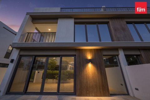 Villa de 4 dormitorios  No. 125231 3