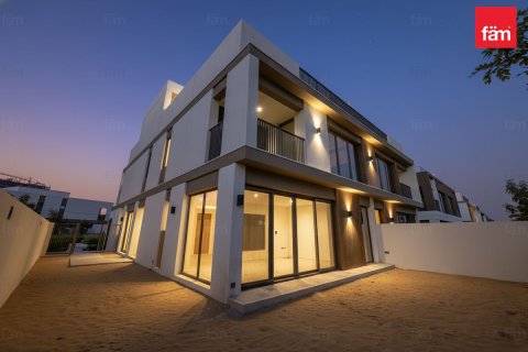 Villa de 4 dormitorios  No. 125231 2