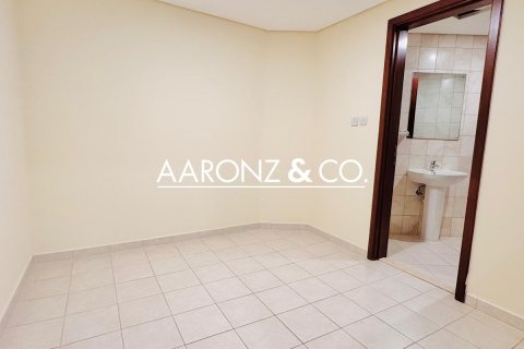 Квартира с 4 спальнями в Джумейра Бич Резиденс, ОАЭ №149160 14