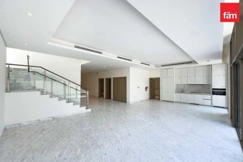 Villa de 4 chambres à Dubai, UAE No. 210536