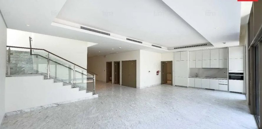 Villa de 4 chambres à Dubai, UAE No. 210536