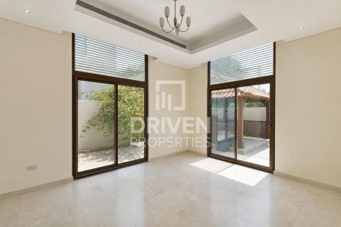 5 bedrooms Villa in Nad Al Sheba 1, UAE No. 199876 8