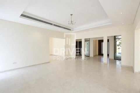 5 bedrooms Villa in Nad Al Sheba 1, UAE No. 199876 9