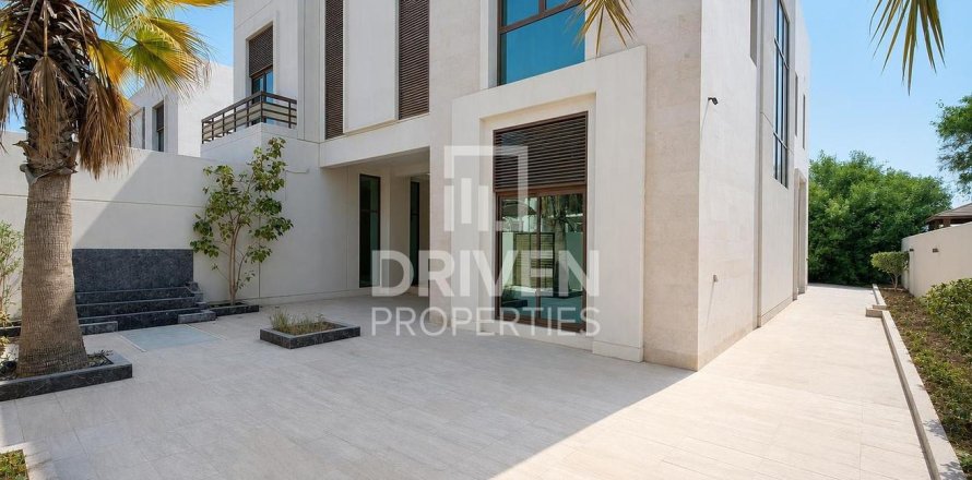 5 bedrooms Villa in Nad Al Sheba 1, UAE No. 199876