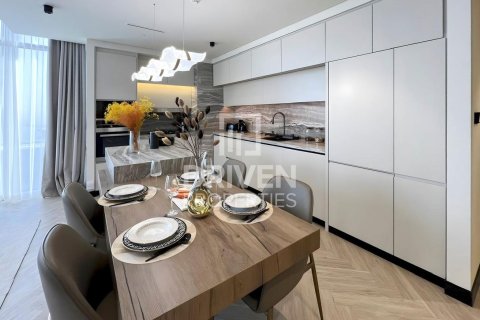 Квартира с 3 спальнями в EMAAR Beachfront, ОАЭ №193169 5