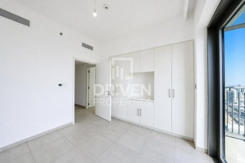 Квартира с 3 спальнями в Zabeel, ОАЭ №209438 9