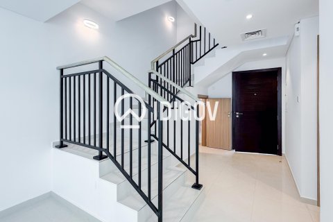 3 bedrooms Townhouse in Dubai, UAE No. 184652 3