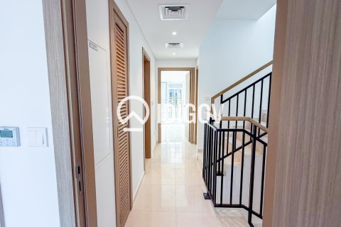 3 bedrooms Townhouse in Dubai, UAE No. 184652 4