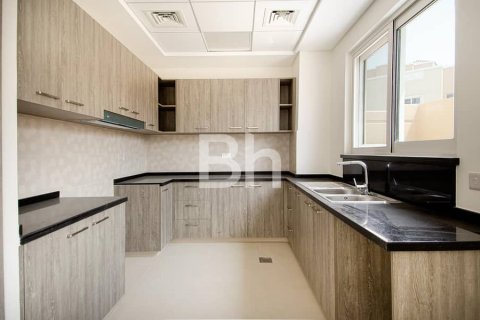 Townhouse de 4 dormitorios en Dubai Sports City, UAE No. 89367 10
