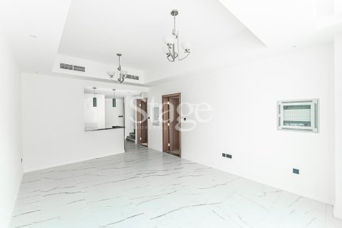 3 bedrooms Villa in District 11, UAE No. 119925 5