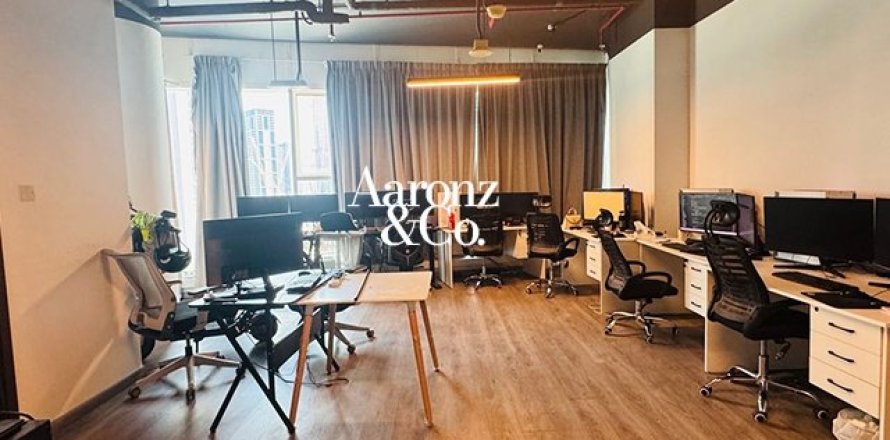 61m² Office in Business Bay, UAE No. 163370