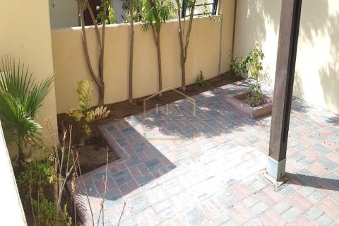 2 bedrooms Villa in Springs 12, UAE No. 5131 11
