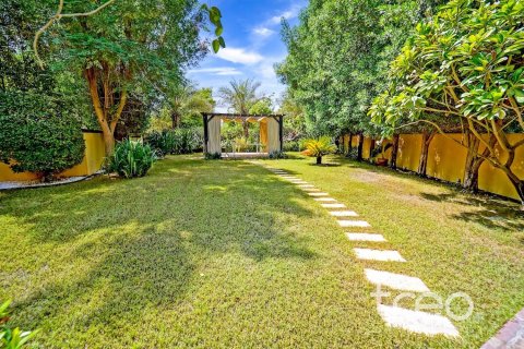 Villa de 4 dormitorios en Arabian Ranches, UAE No. 206102 3