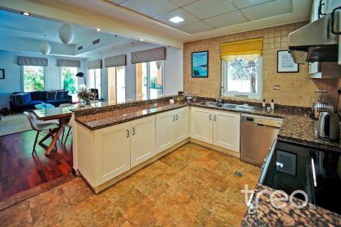 Villa de 4 dormitorios en Arabian Ranches, UAE No. 206102 8