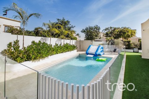 Villa de 4 dormitorios en Samara, UAE No. 206098