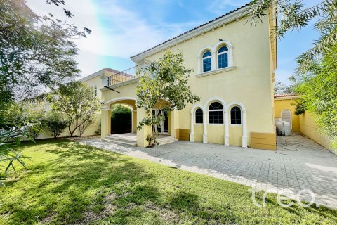 Villa de 3 dormitorios en Legacy, UAE No. 206100