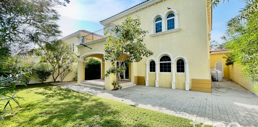 Villa de 3 dormitorios en Legacy, UAE No. 206100