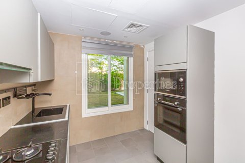 Villa de 2 chambres à Dubai, UAE No. 145228 3