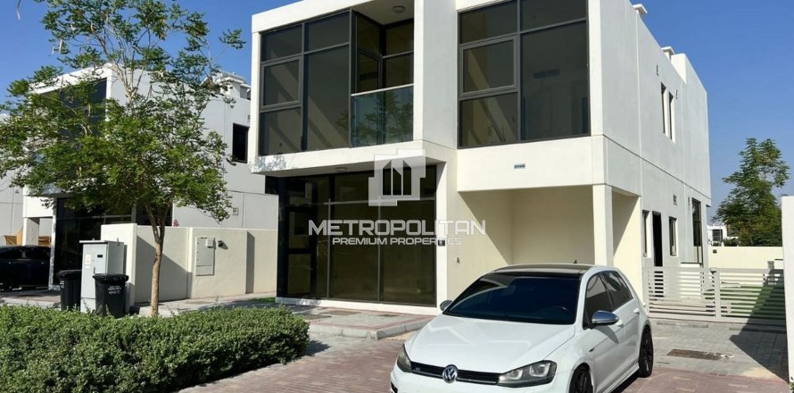 Villa de 6 dormitorios No. 129994