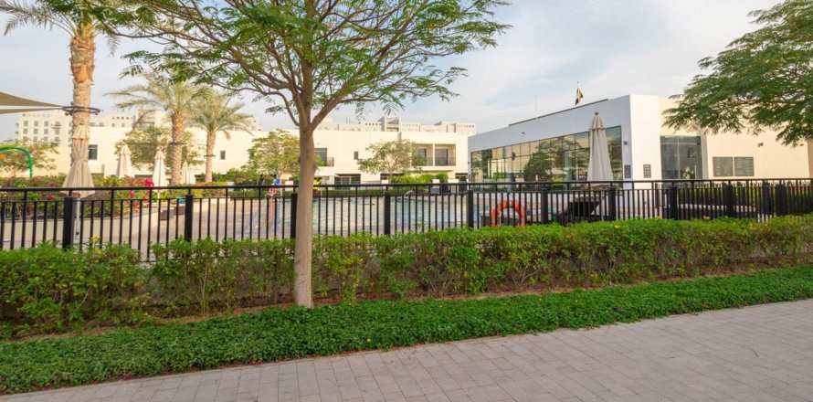 3 bedrooms Townhouse in Town Square, UAE No. 151528