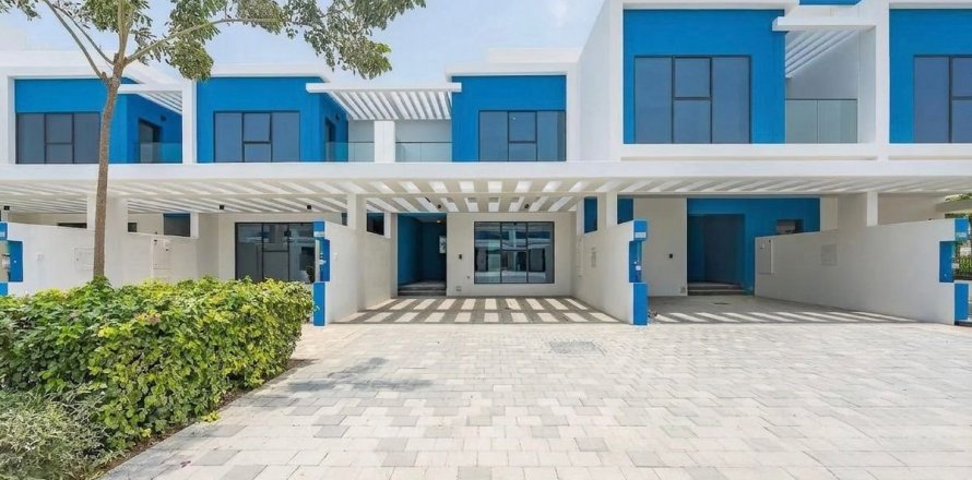 Townhouse de 4 dormitorios en Dubai, UAE No. 186004