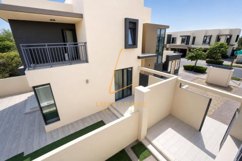 Villa de 4 dormitorios en Dubai Hills Estate, UAE No. 168653 25