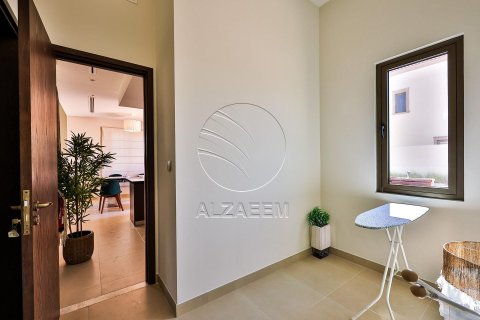 2 bedrooms Townhouse in Khalifa City, UAE No. 91221 3