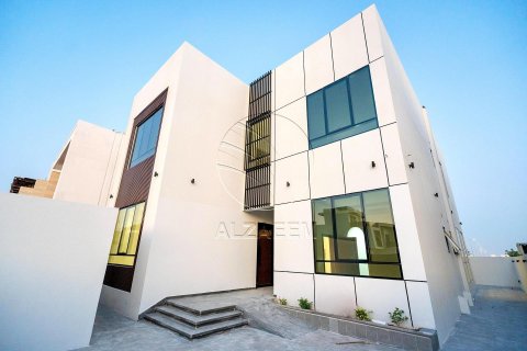 Villa de 5 dormitorios en Al Shamkha, UAE No. 91249 2