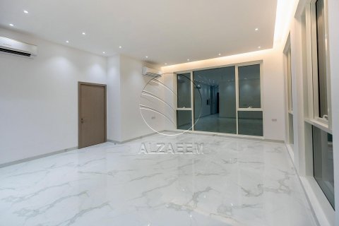 Villa de 5 dormitorios en Al Shamkha, UAE No. 91249 21