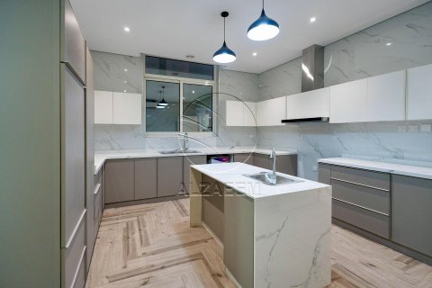 Villa de 5 dormitorios en Al Shamkha, UAE No. 91249 8