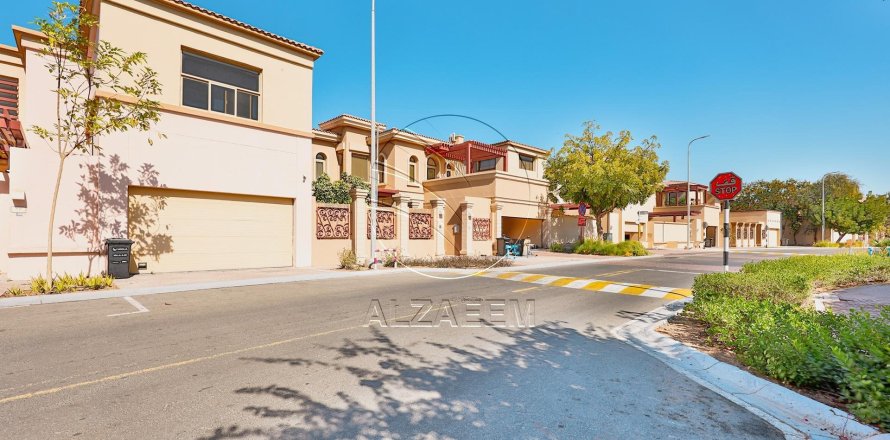 Villa de 5 chambres à Abu Dhabi, UAE No. 91234