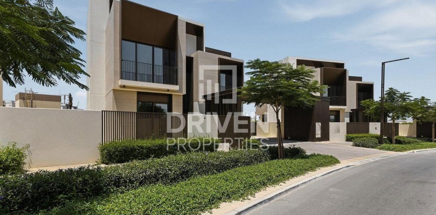 5 bedrooms Villa in Dubai Hills Estate, UAE No. 192665