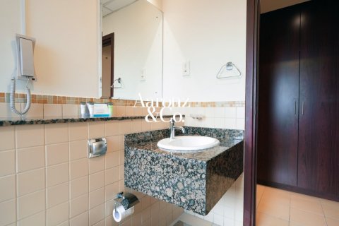 3 bedrooms Hotel Apartment in Jumeirah Beach Residence, UAE No. 166082 24