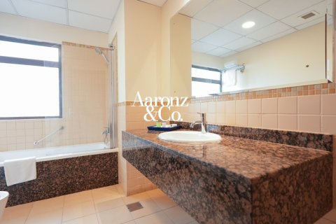 3 bedrooms Hotel Apartment in Jumeirah Beach Residence, UAE No. 166082 26