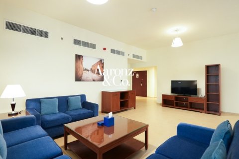 2 bedrooms Hotel Apartment in Jumeirah Beach Residence, UAE No. 166081 3