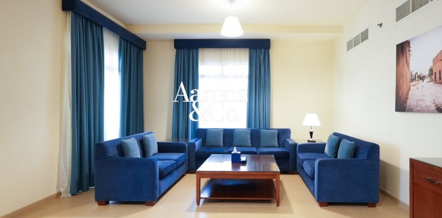 2 bedrooms Hotel Apartment in Jumeirah Beach Residence, UAE No. 166081