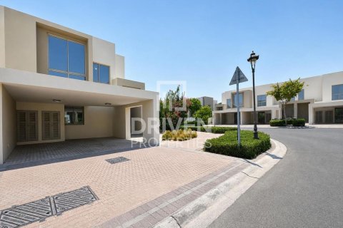 Villa de 4 dormitorios en Reem Community, UAE No. 189577 24