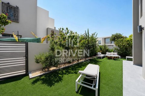 Villa de 4 dormitorios en Reem Community, UAE No. 189577 22