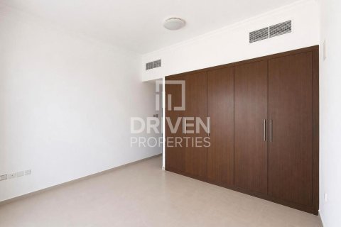 Вилла с 4 спальнями в Falcon City of Wonders, ОАЭ №206875 8