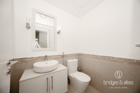 3 bedrooms Apartment in DIFC, UAE No. 151308 16