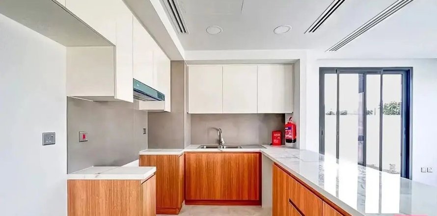 Villa de 4 chambres à Dubai, UAE No. 145579