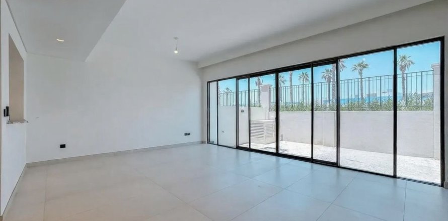 4 bedrooms Townhouse in Dubai, UAE No. 164353