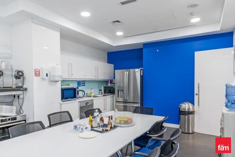 Commercial property de 660.3m²  No. 125244 9