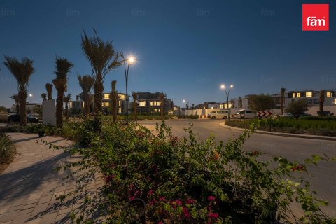 Villa de 4 dormitorios en Dubai, UAE No. 125241 18