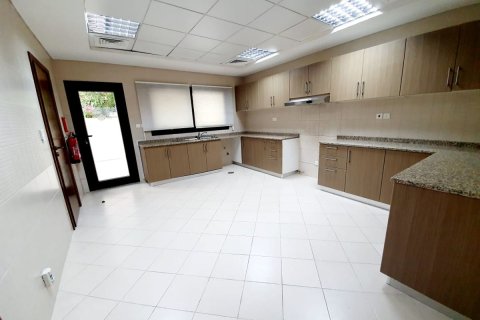 Commercial property de 7 dormitorios en Al Salam Street, UAE No. 62423 4