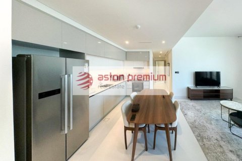 Apartment de 2 dormitorios en EMAAR Beachfront, UAE No. 151418 3