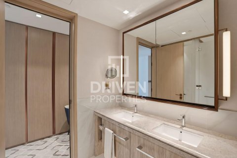 Квартира с 2 спальнями в Address Harbour Point, ОАЭ №209598 13
