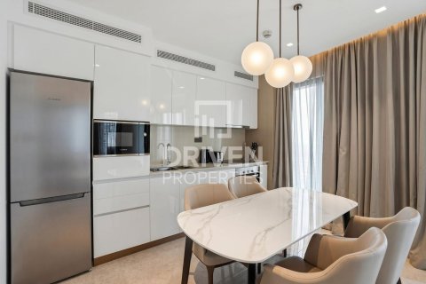 Квартира с 2 спальнями в Address Harbour Point, ОАЭ №209598 3