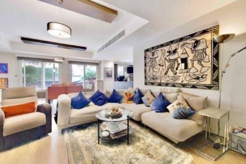 Вилла с 9 спальнями в Дубай, ОАЭ №146941