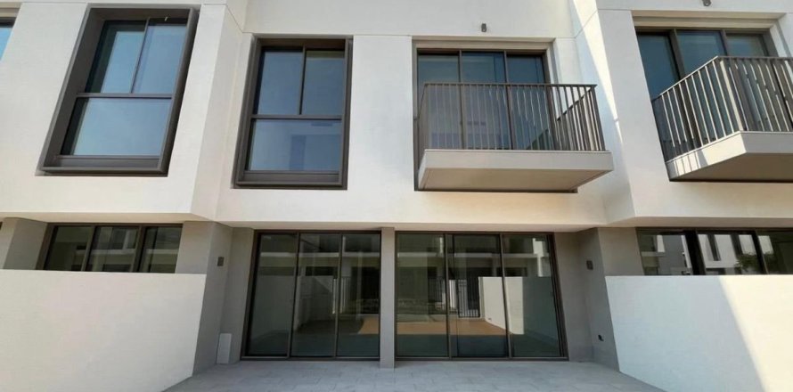 3 bedrooms Townhouse in Dubai, UAE No. 143521
